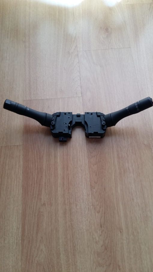 255670039R Renault Fluence Megane 2 II Far Silecek kolu